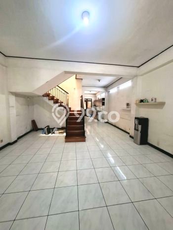 Siap Huni Hunian Elit 6 Kamar di Kebayoran Lama Dekat ke Mana Saja Siap Huni Hunian Elit 6 Kamar di Kebayoran Lama Dekat ke Mana Saja