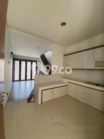 Hunian Eksklusif Siap Huni LT 200m2 di Pagedangan, Tangerang Hunian Eksklusif Siap Huni LT 200m2 di Pagedangan, Tangerang