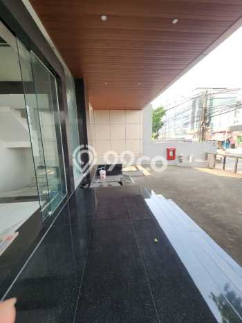 Untuk Dijual! Kantor di Mampang Jakarta Selatan LT 710m2 / LB 2070m2 Kawasan Strategis Untuk Dijual! Kantor di Mampang Jakarta Selatan LT 710m2 / LB 2070m2 Kawasan Strategis