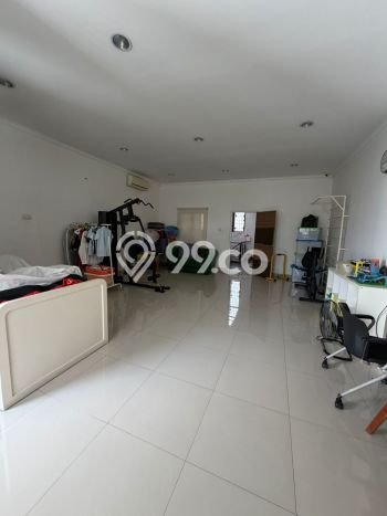 For Sale Hunian Elegan Klasik di Jakarta Utara For Sale Hunian Elegan Klasik di Jakarta Utara