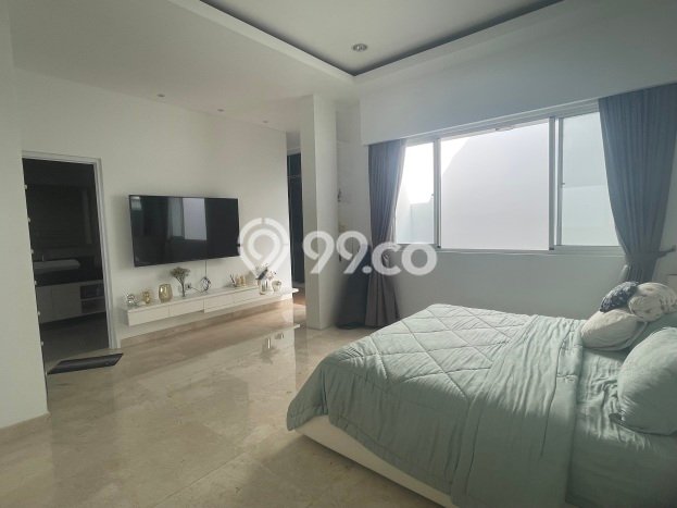 Rumah Lokasi Strategis di Kemayoran, Jakarta Pusat, LT 144m2m² LB 240m2m² Rumah Lokasi Strategis di Kemayoran, Jakarta Pusat, LT 144m2m² LB 240m2m²