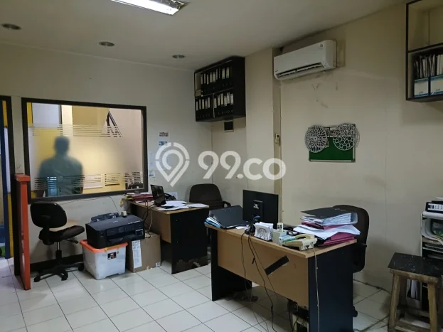 Unit Ruko Dijual di Jakarta Timur LT 40m2 & LB 150m2 Unit Ruko Dijual di Jakarta Timur LT 40m2 & LB 150m2
