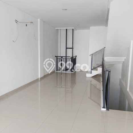 Unit Komersial Disewakan di Jakarta Barat Area Strategis Harga Kompetitif Unit Komersial Disewakan di Jakarta Barat Area Strategis Harga Kompetitif