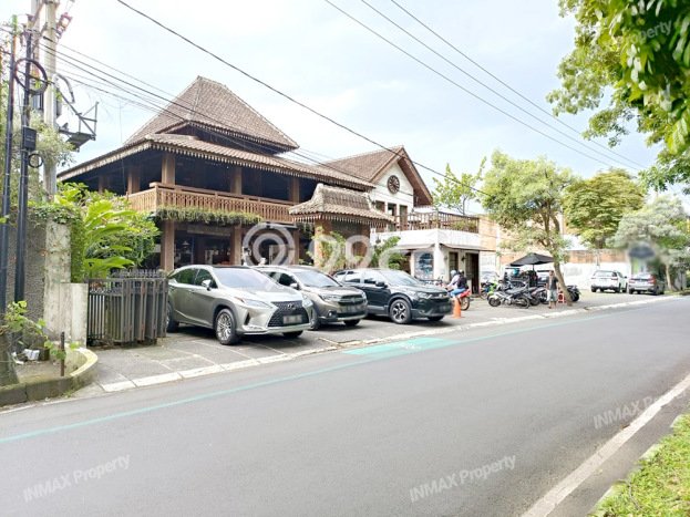 Area Ramai! Komersial Dijual di Klojen untuk Bisnis Luas Bangunan 800m2 Area Ramai! Komersial Dijual di Klojen untuk Bisnis Luas Bangunan 800m2