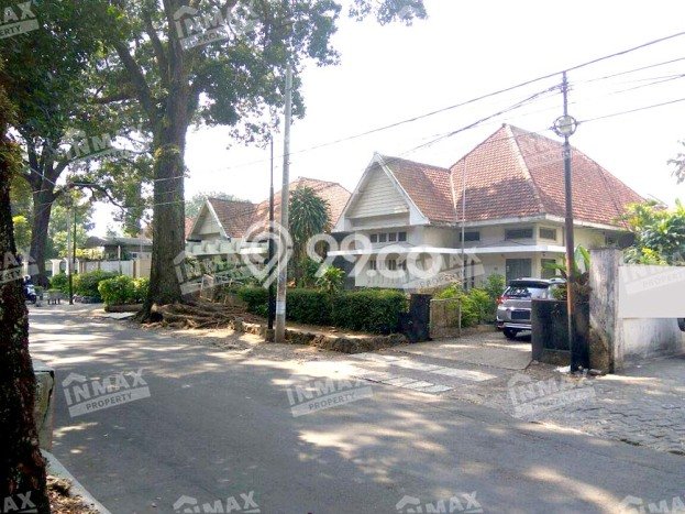 Siap Huni Rumah Mewah 5 Kamar di Klojen Dekat ke Mana Saja Siap Huni Rumah Mewah 5 Kamar di Klojen Dekat ke Mana Saja