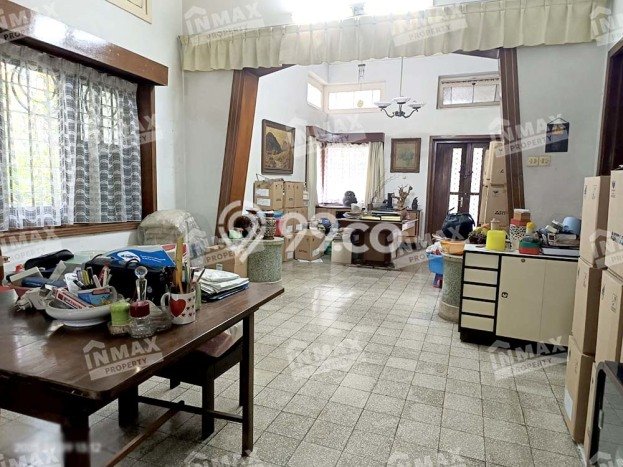 Siap Huni Rumah Mewah 5 Kamar di Klojen Dekat ke Mana Saja Siap Huni Rumah Mewah 5 Kamar di Klojen Dekat ke Mana Saja