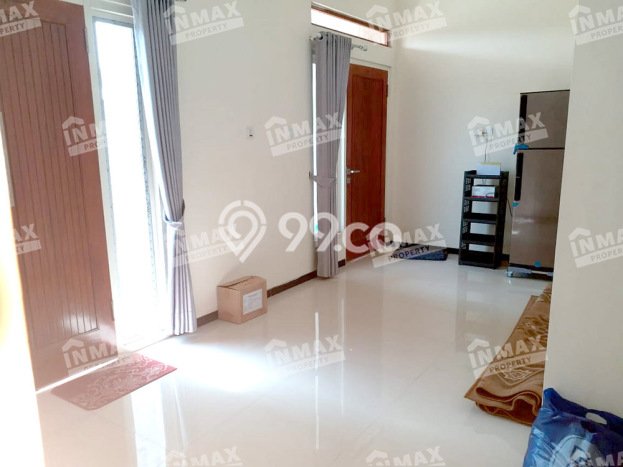 Rumah Modern Cantik 2 KT Siap Huni di Karangploso Rumah Modern Cantik 2 KT Siap Huni di Karangploso