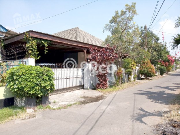 Hunian Cantik Modern Lb 200m2 di Blimbing, Malang Hunian Cantik Modern Lb 200m2 di Blimbing, Malang