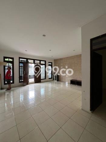 Rumah Modern Cantik 4 KT Bisa Langsung Pindah di Cengkareng Rumah Modern Cantik 4 KT Bisa Langsung Pindah di Cengkareng