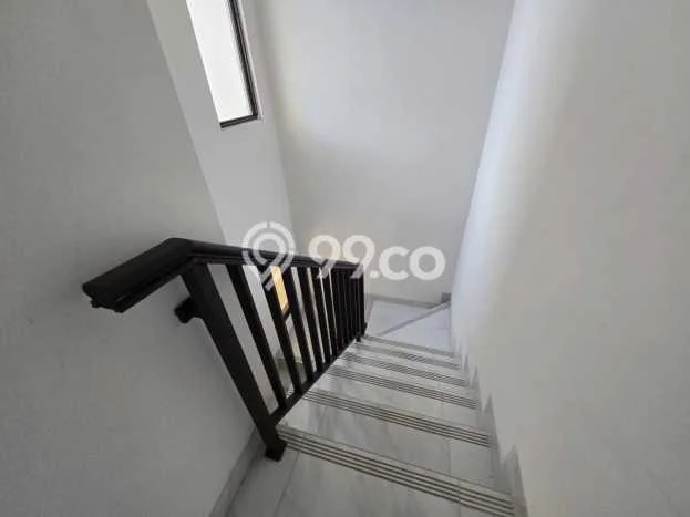 Rumah Sewa Tangerang LT 66m2 LB 79m2 Area Suvarna Sutera Rumah Sewa Tangerang LT 66m2 LB 79m2 Area Suvarna Sutera