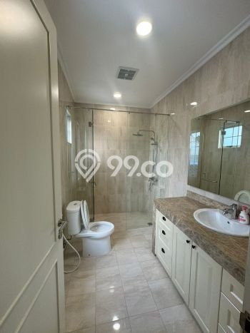 Rumah Modern 2 KT di Suvarna Sutera Tangerang Full Furnished Rumah Modern 2 KT di Suvarna Sutera Tangerang Full Furnished