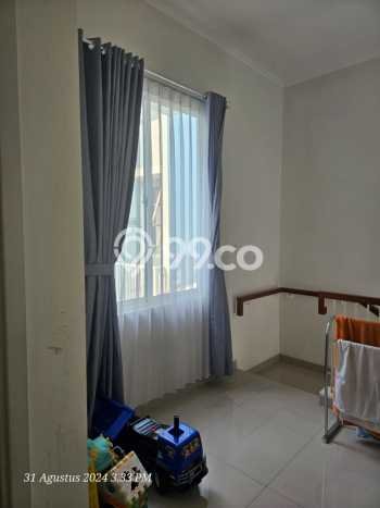 Rumah Modern 3 KT di Suvarna Sutera Tangerang Semi Furnished Rumah Modern 3 KT di Suvarna Sutera Tangerang Semi Furnished