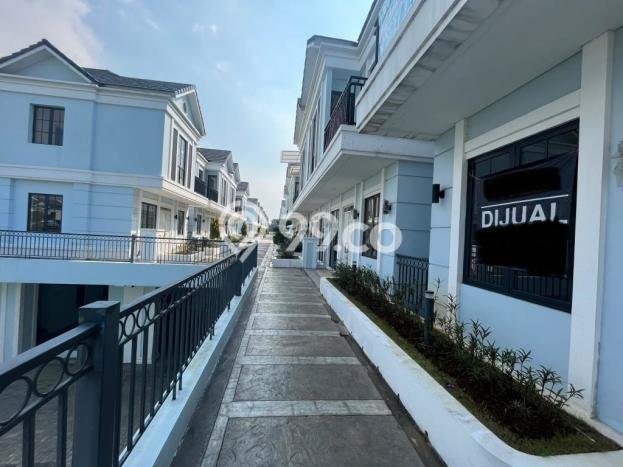For Sale Rumah 5 Kamar Lokasi Ideal Nyaman dan Strategis di Sindang Jaya For Sale Rumah 5 Kamar Lokasi Ideal Nyaman dan Strategis di Sindang Jaya
