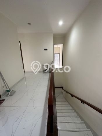 Rumah Mewah Siap Huni LT 160m2 di Cikupa, Tangerang Rumah Mewah Siap Huni LT 160m2 di Cikupa, Tangerang