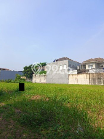 Tanah Dijual Lokasi Strategis di Tangerang dengan Luas 301m2 Tanah Dijual Lokasi Strategis di Tangerang dengan Luas 301m2
