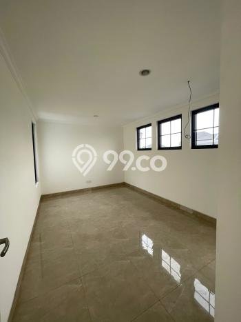 Dijual Rumah Luas Elegan Dengan View Cantik di Suvarna Sutera, Tangerang Dijual Rumah Luas Elegan Dengan View Cantik di Suvarna Sutera, Tangerang
