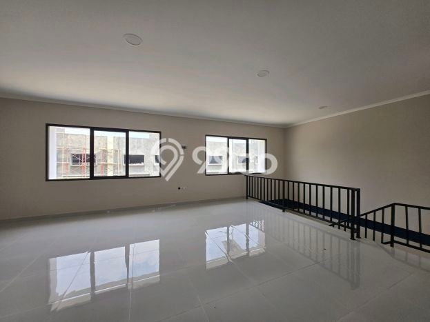 Gudang Strategis di Tangerang, Luas 270m2m², Pusat Niaga Gudang Strategis di Tangerang, Luas 270m2m², Pusat Niaga