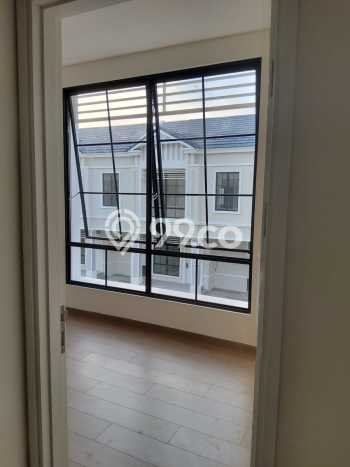 Rumah sewa siap huni 4 KT di Suvarna Sutera, Tangerang Rumah sewa siap huni 4 KT di Suvarna Sutera, Tangerang