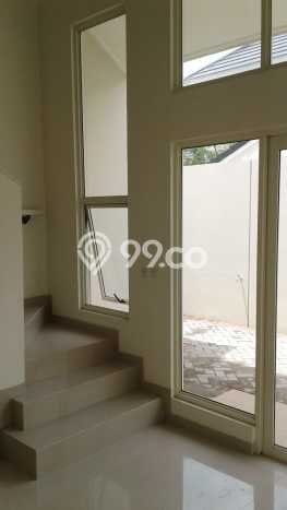Rumah Modern 3 KT di Suvarna Sutera Tangerang Rumah Modern 3 KT di Suvarna Sutera Tangerang
