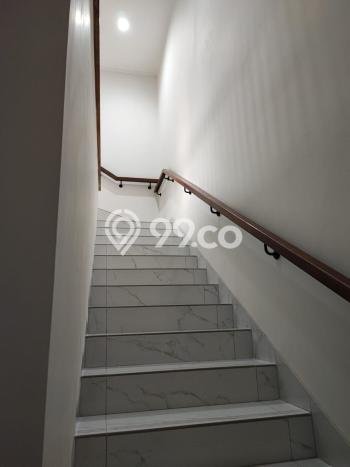 Rumah Modern 4 Kamar LT 160m2 di Suvarna Sutera Rumah Modern 4 Kamar LT 160m2 di Suvarna Sutera
