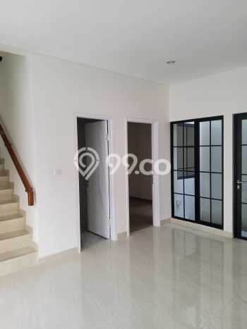 Rumah sewa siap huni 4 KT di Suvarna Sutera, Tangerang Rumah sewa siap huni 4 KT di Suvarna Sutera, Tangerang