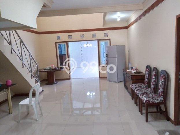 For Sale Rumah Mewah Exclusive di Gubeng, Surabaya For Sale Rumah Mewah Exclusive di Gubeng, Surabaya