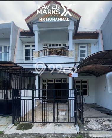 Hunian Cantik Modern Lb 200m2 di Mulyorejo, Surabaya Hunian Cantik Modern Lb 200m2 di Mulyorejo, Surabaya