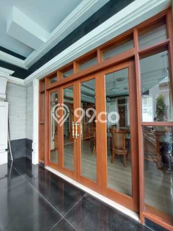 Rumah Luxury Modern Tanpa Renovasi di Graha Surabaya Rumah Luxury Modern Tanpa Renovasi di Graha Surabaya