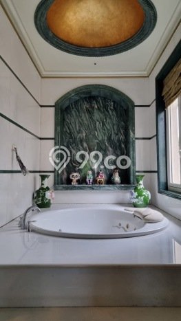 Dijual Rumah Premium dengan Fasilitas Sekitar Komplit di Dukuh Pakis, Surabaya Dijual Rumah Premium dengan Fasilitas Sekitar Komplit di Dukuh Pakis, Surabaya