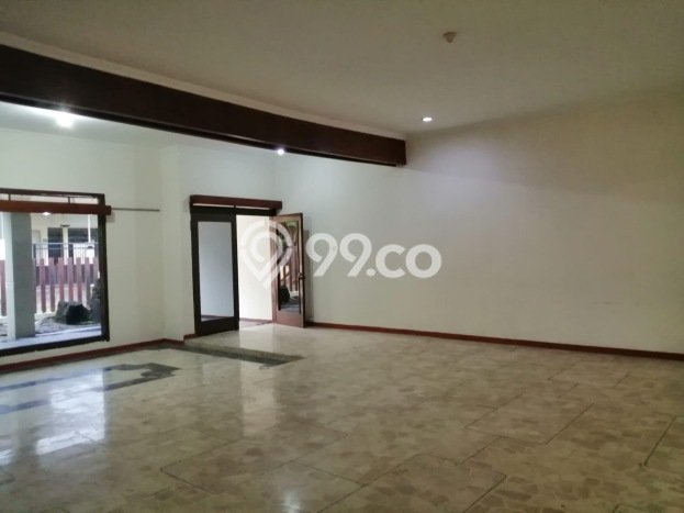 Dijual Rumah Premium dengan Fasilitas Sekitar Lengkap di Wonocolo, Surabaya Dijual Rumah Premium dengan Fasilitas Sekitar Lengkap di Wonocolo, Surabaya