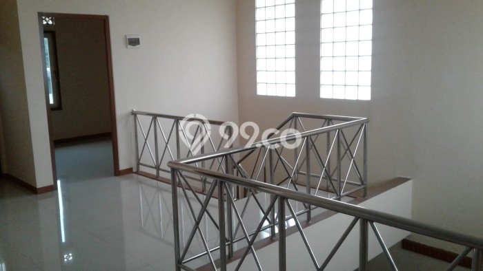 For Sale Rumah Mewah Exclusive di Gubeng, Surabaya For Sale Rumah Mewah Exclusive di Gubeng, Surabaya