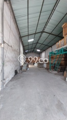Lokasi Strategis! Dijual Gudang Bisnis di Tandes, Surabaya Kondisi Baik Lokasi Strategis! Dijual Gudang Bisnis di Tandes, Surabaya Kondisi Baik