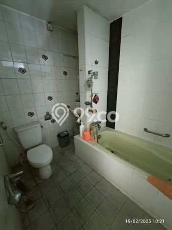 Hunian Cantik Minimalis Lb 195m2 di Gubeng, Surabaya Hunian Cantik Minimalis Lb 195m2 di Gubeng, Surabaya