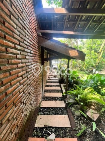 SIAP HUNI! Rumah Asri di Karangploso, LT 439m2m² LB 300m2m² SIAP HUNI! Rumah Asri di Karangploso, LT 439m2m² LB 300m2m²