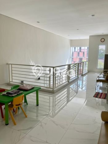 For Sale Rumah Mewah Exclusive di Sukolilo, Surabaya For Sale Rumah Mewah Exclusive di Sukolilo, Surabaya