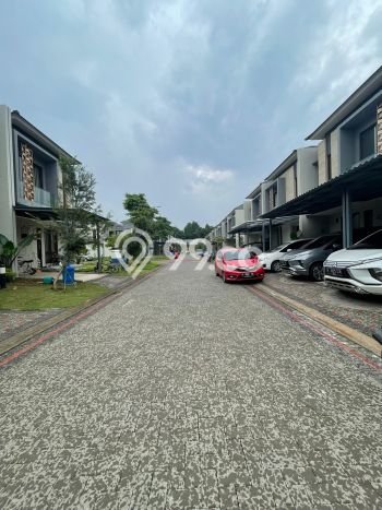 Rumah Strategis LT 84m² / LB 88m² di Lokasi Strategis BSD, Tangerang Rumah Strategis LT 84m² / LB 88m² di Lokasi Strategis BSD, Tangerang