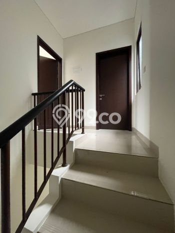 Rumah Strategis LT 84m² / LB 88m² di Lokasi Strategis BSD, Tangerang Rumah Strategis LT 84m² / LB 88m² di Lokasi Strategis BSD, Tangerang
