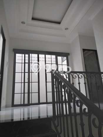Rumah Strategis dengan 4 Kamar Tidur di Kawasan BSD, Tangerang Rumah Strategis dengan 4 Kamar Tidur di Kawasan BSD, Tangerang