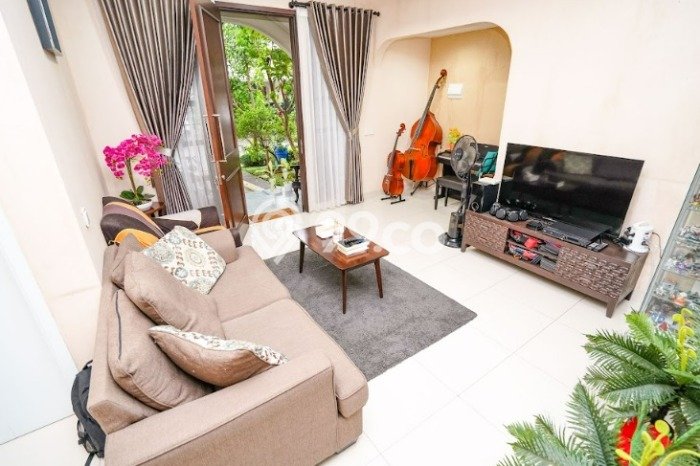 Rumah Premium 3 KT 3 KM di Kawasan Asri BSD Eminent, Tangerang Rumah Premium 3 KT 3 KM di Kawasan Asri BSD Eminent, Tangerang