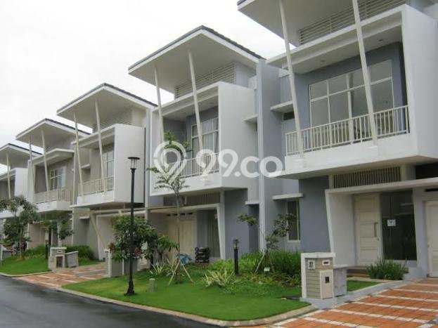 Rumah Kawasan Gading Serpong, Luas 162m², LB 186m² Rumah Kawasan Gading Serpong, Luas 162m², LB 186m²