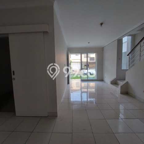 Rumah kawasan Gading Serpong Serenade Lake, Tangerang, LT 112m² Bangunan 110m² Rumah kawasan Gading Serpong Serenade Lake, Tangerang, LT 112m² Bangunan 110m²