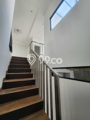 Kesempatan Investasi LT 180m² / LB 288m² di Lokasi Strategis BSD Nusaloka, Tangerang Kesempatan Investasi LT 180m² / LB 288m² di Lokasi Strategis BSD Nusaloka, Tangerang