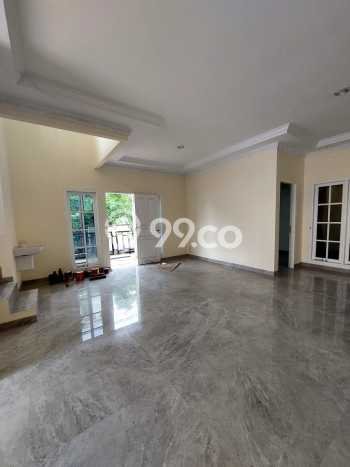 Rumah Menguntungkan di Pusat Kota Gading Serpong, Tangerang - 3 Kamar Tidur Rumah Menguntungkan di Pusat Kota Gading Serpong, Tangerang - 3 Kamar Tidur