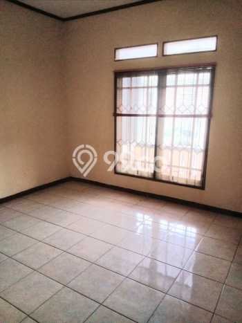 Siap Huni Hunian Elit 6 Kamar di Tebet Dekat ke Mana Pun Siap Huni Hunian Elit 6 Kamar di Tebet Dekat ke Mana Pun