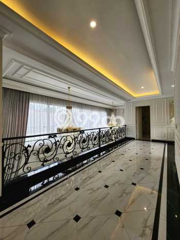 Jual Rumah Mewah Megah Dengan View Eksklusif di Pondok Indah, Jakarta Selatan Jual Rumah Mewah Megah Dengan View Eksklusif di Pondok Indah, Jakarta Selatan