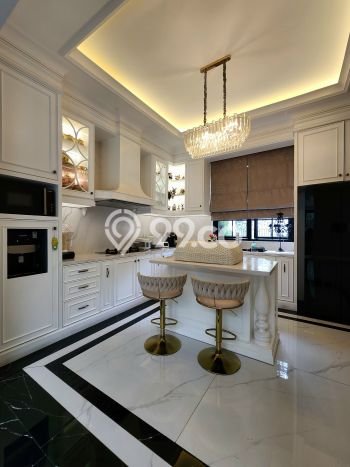 Rumah Elit Modern Tanpa Renovasi di Pondok Indah Jakarta Selatan Rumah Elit Modern Tanpa Renovasi di Pondok Indah Jakarta Selatan