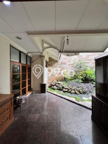 Dijual Rumah Luas Elegan Dengan View Cantik di Mega Kuningan, Jakarta Selatan Dijual Rumah Luas Elegan Dengan View Cantik di Mega Kuningan, Jakarta Selatan