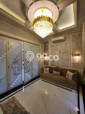 Jual Rumah Mewah Megah Dengan View Eksklusif di Pondok Indah, Jakarta Selatan Jual Rumah Mewah Megah Dengan View Eksklusif di Pondok Indah, Jakarta Selatan