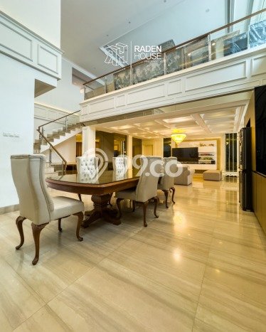 Hunian Mewah LB 1000m2 Siap Pakai Desain Elegan di Pondok Indah, Jakarta Selatan Hunian Mewah LB 1000m2 Siap Pakai Desain Elegan di Pondok Indah, Jakarta Selatan