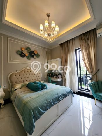 Rumah Elit Modern Tanpa Renovasi di Pondok Indah Jakarta Selatan Rumah Elit Modern Tanpa Renovasi di Pondok Indah Jakarta Selatan